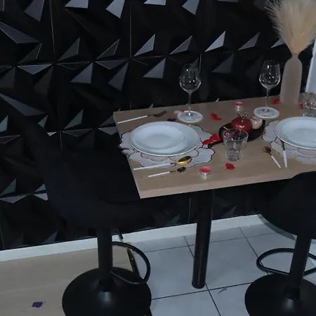 Apartmán Evasion Romantique, Jacuzzi Massage Luminotherapie Carquefou